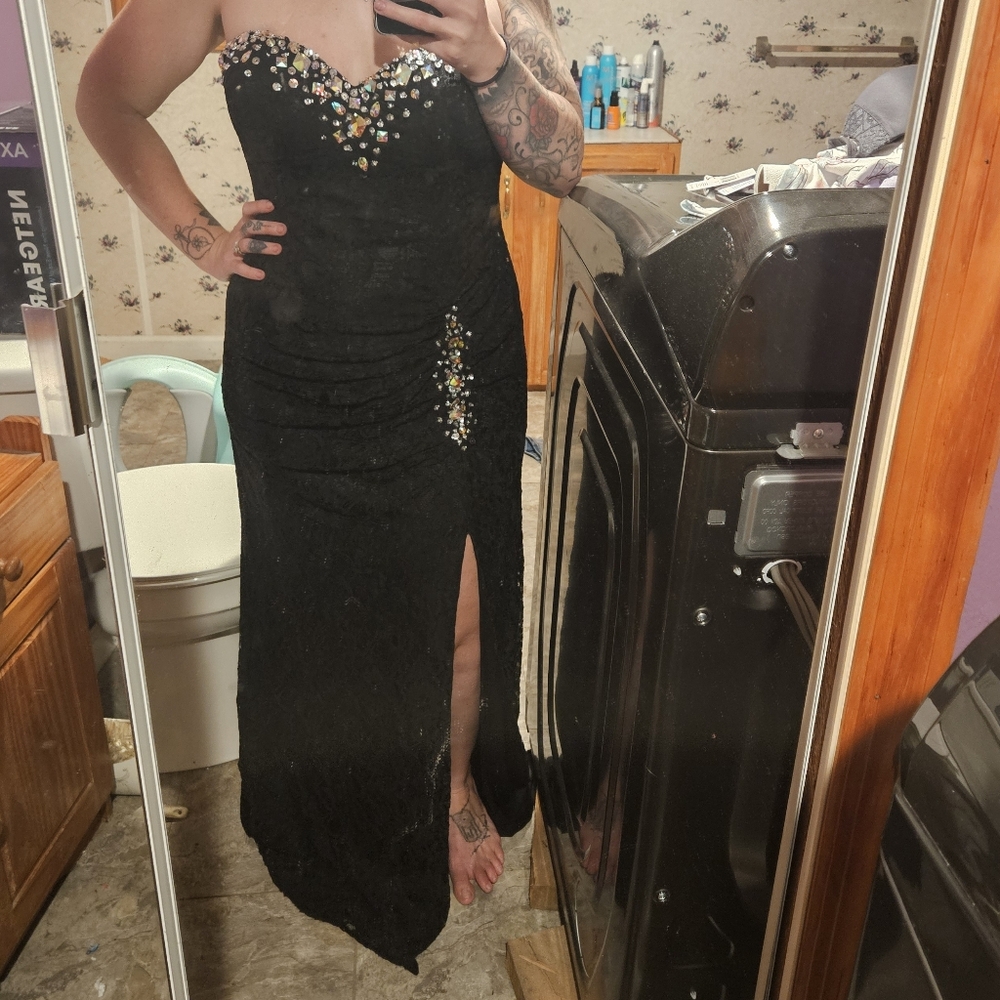 Elegant Black Strapless Evening Dress